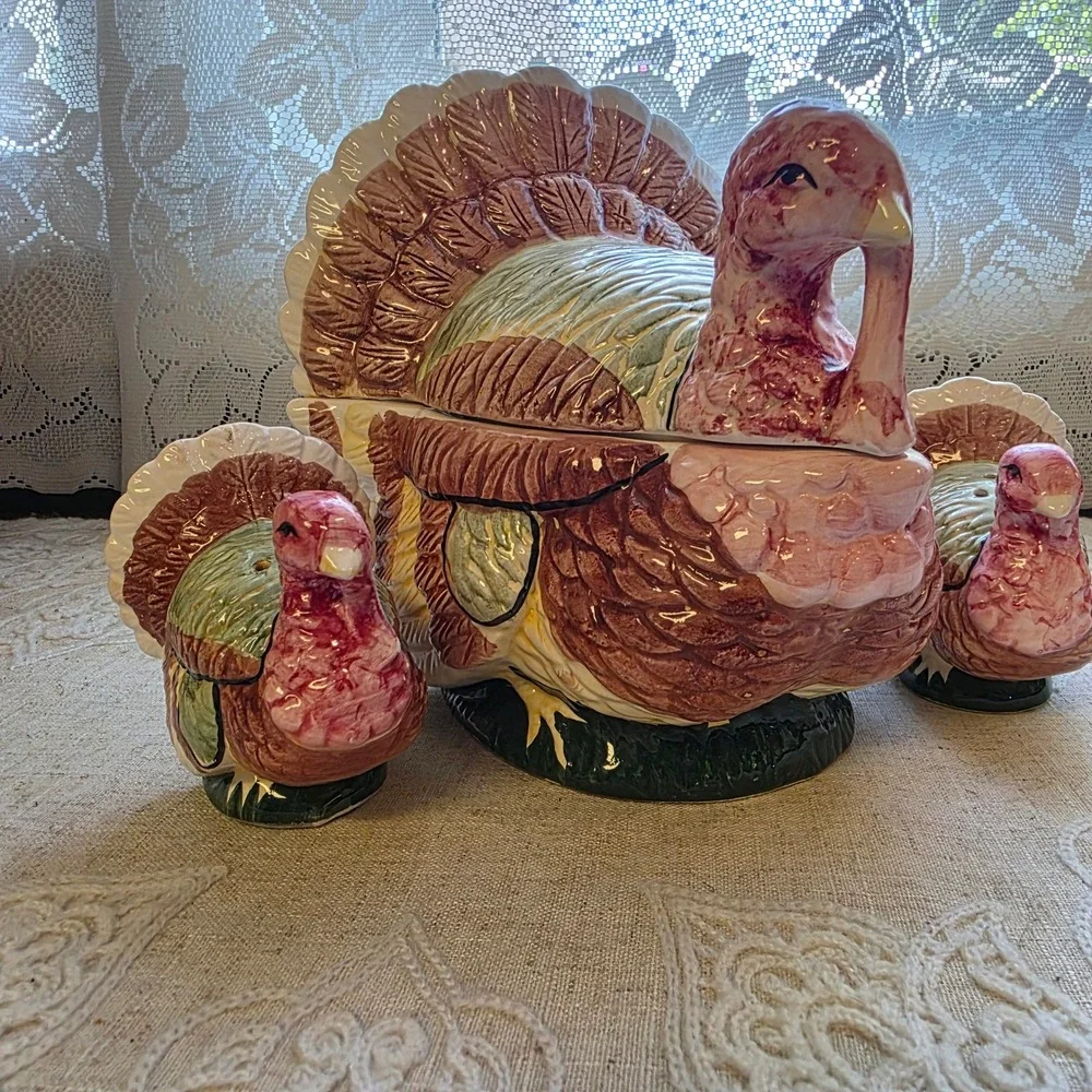 Turkey on a Nest Tableware Set, Brown Ceramic Tureen AND Salt Pepper Shakers